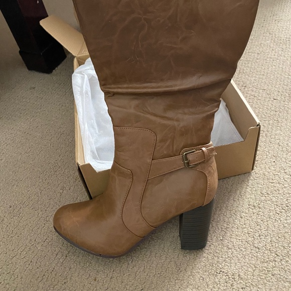 Journee Collection Carver Boot - Picture 3 of 6